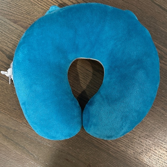 Skip Hop Blue and Red Owl Travel Pillow - Picture 2 of 2